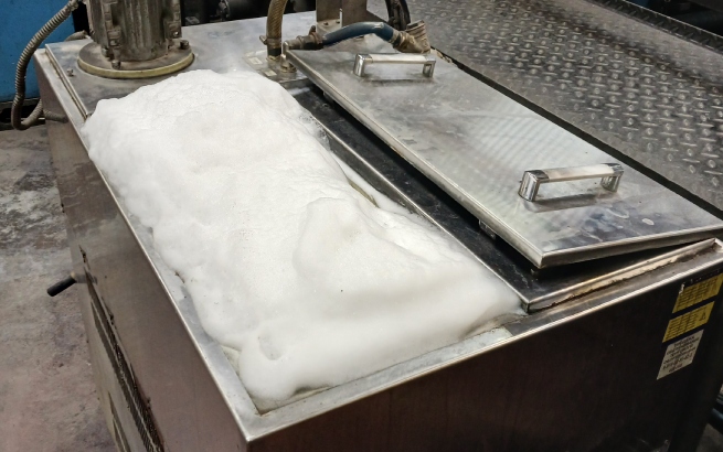 Пена в баке увлажнения. Что делать?